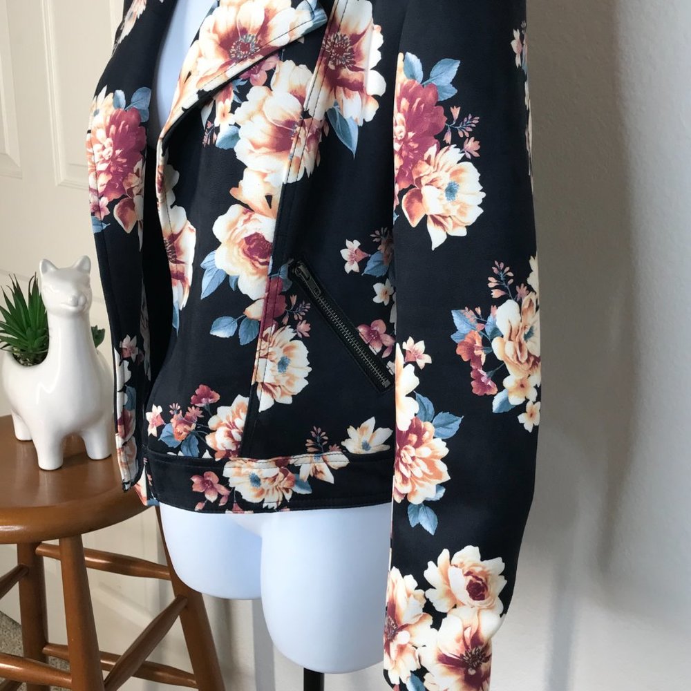Philosophy Faux Leather Floral Jacket | Black/Floral | X-Small - Picture 5 of 15